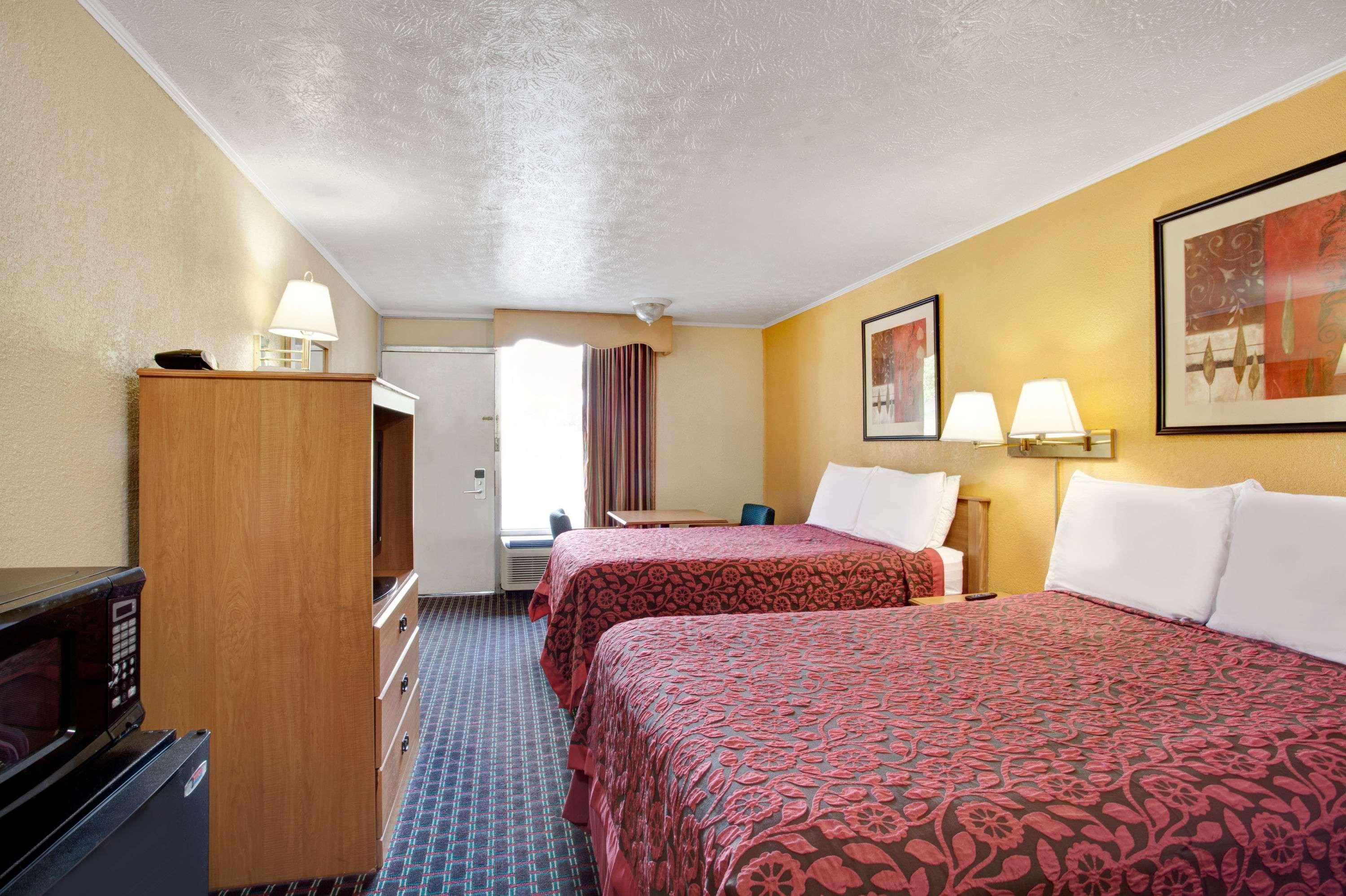 Days Inn By Wyndham Knoxville West Exteriör bild