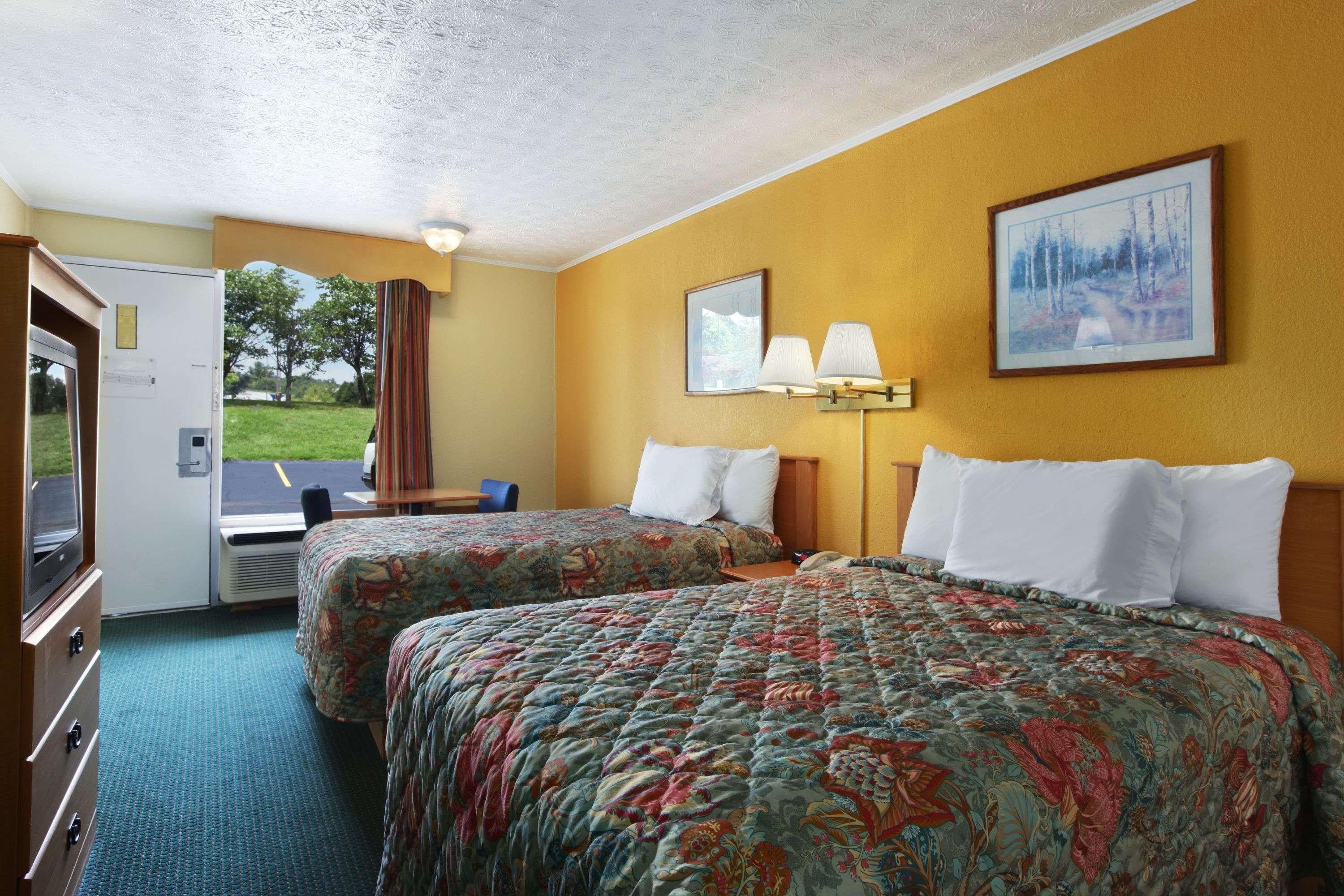 Days Inn By Wyndham Knoxville West Exteriör bild