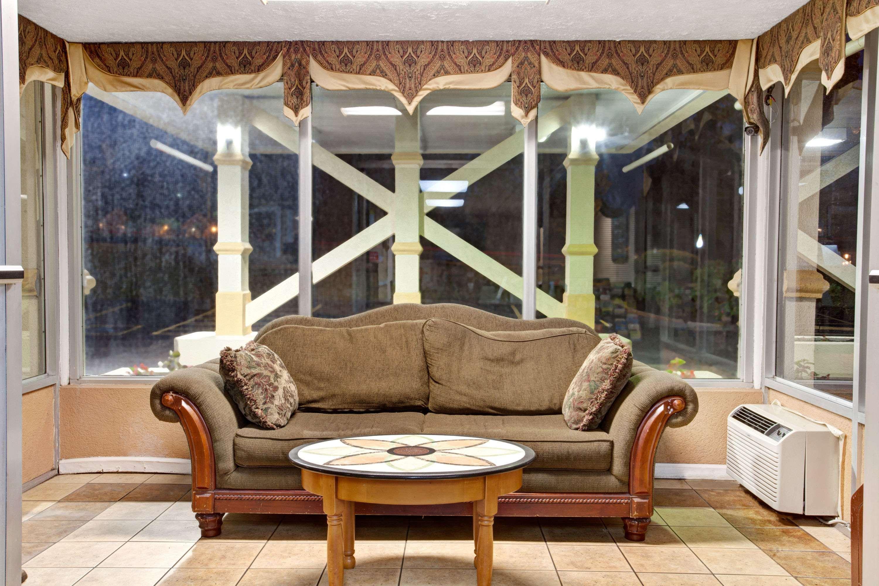 Days Inn By Wyndham Knoxville West Exteriör bild