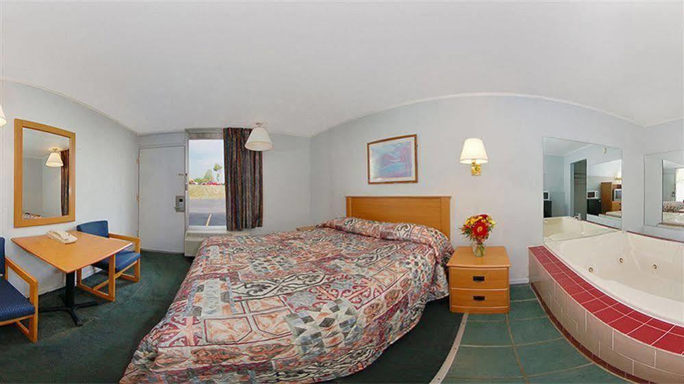 Days Inn By Wyndham Knoxville West Exteriör bild